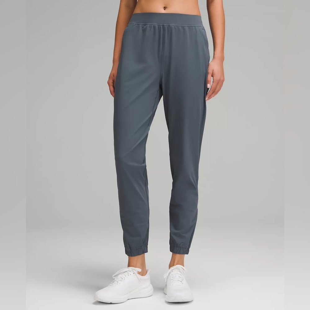 Lululemon Adapted State High-Rise Jogger
Full Length
